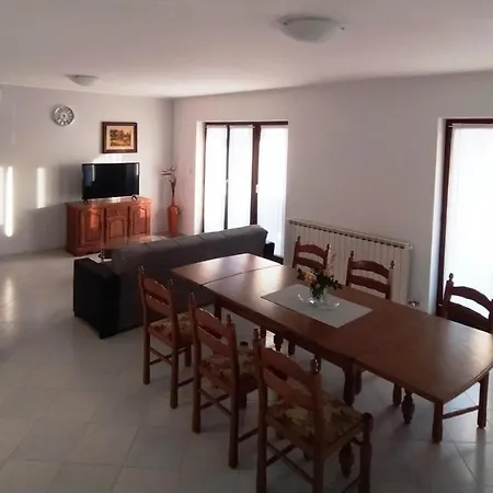 Davorka, Spacious *